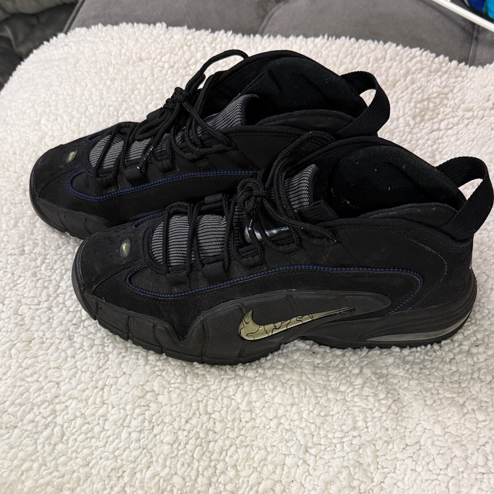 Nike Black and Silver Athletic Shoes